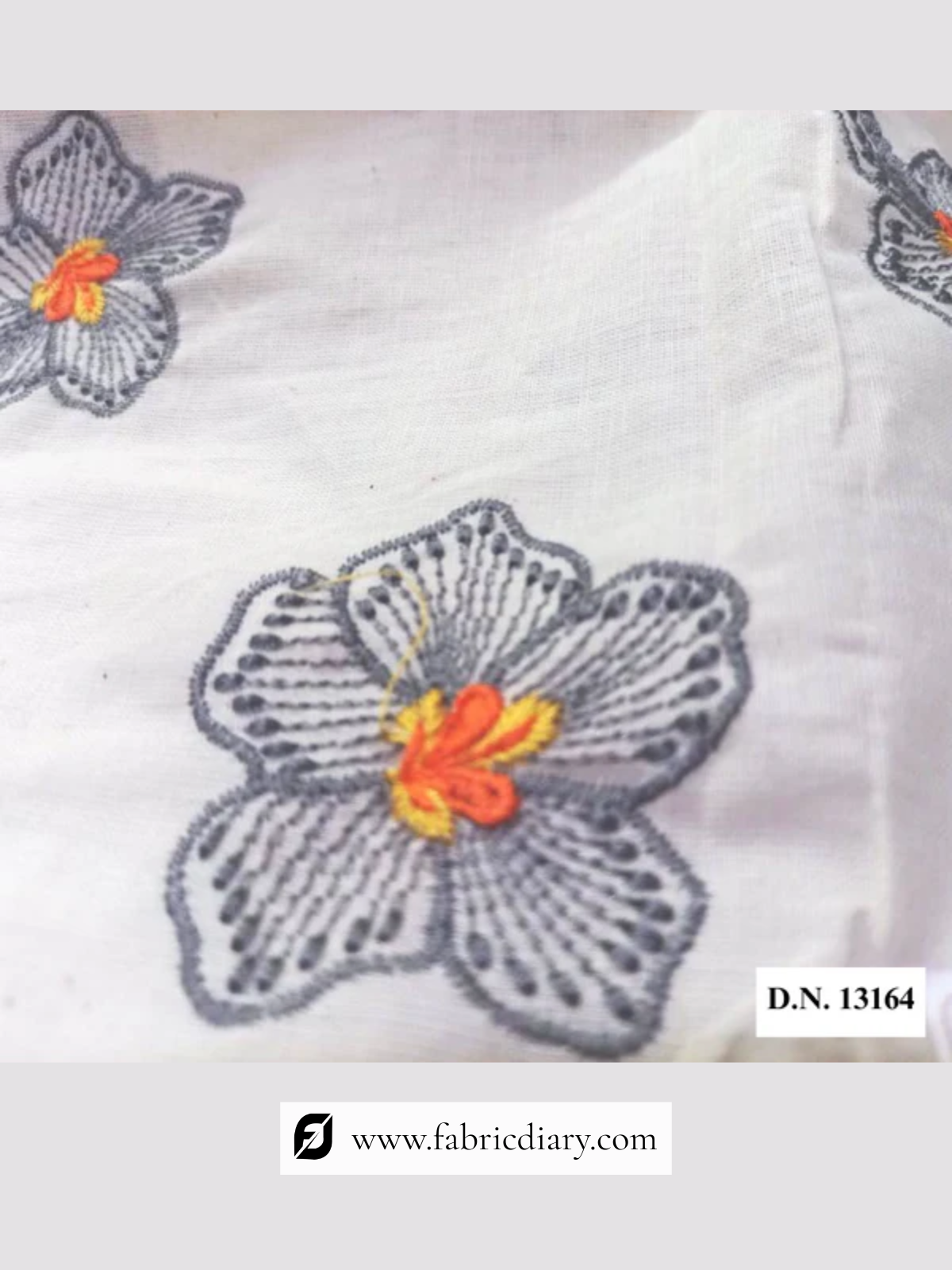 Organic cotton tunic with delicate embroidery